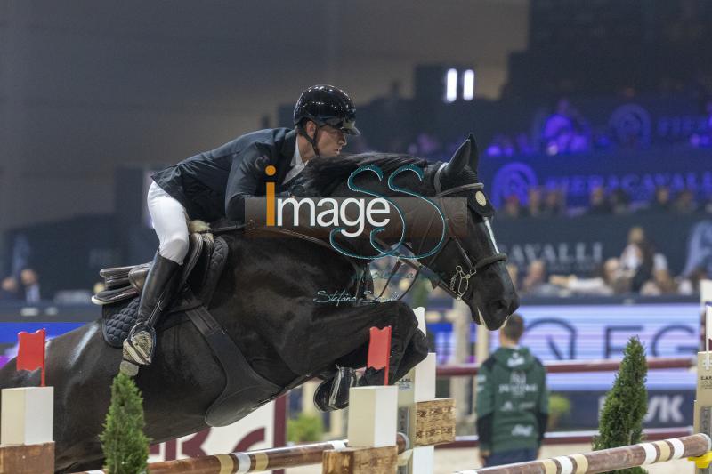 Jochems Kevin (NED) riding Flying Jackie_Verona_20241109_SS358393.jpg